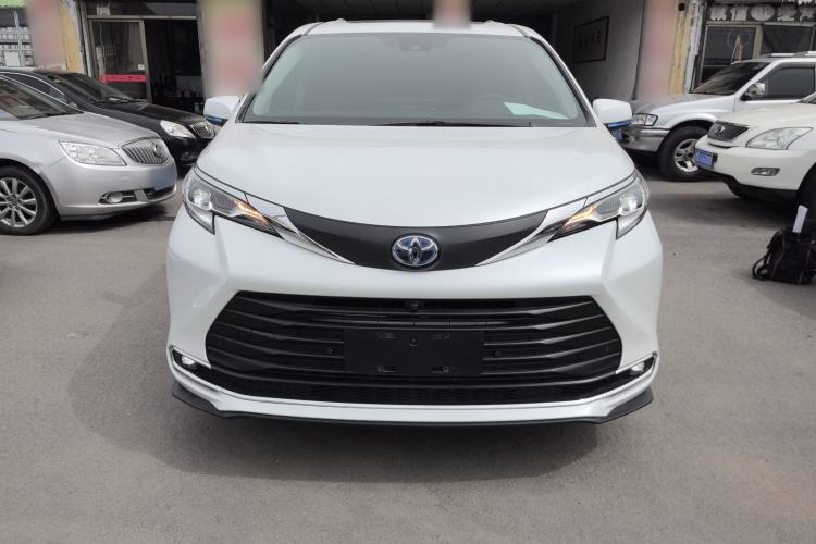 Used Toyota SIENNA 2023 2.5L Hybrid Comfort Edition Front