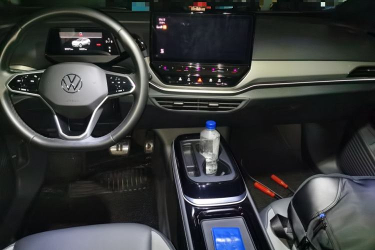 Used Volkswagen ID.4 CROZZ 2021 Long-Range PRO Two-Wheel Drive Version Center Console