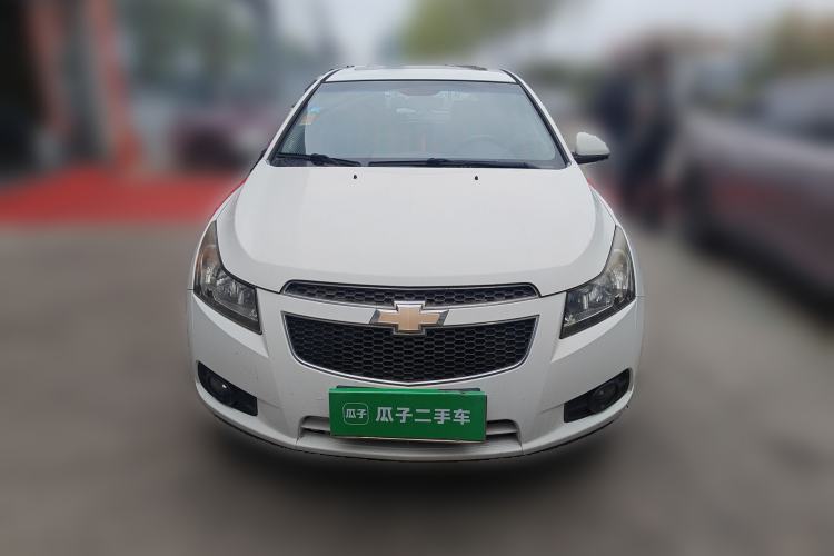 Used Chevrolet Cruze 2013 Hatchback 1.6L Manual Luxury Model Front