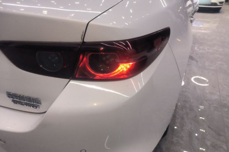 Used Mazda 3 Axela 2022 2.0L Automatic Zhiqing Edition Right Rear Taillight