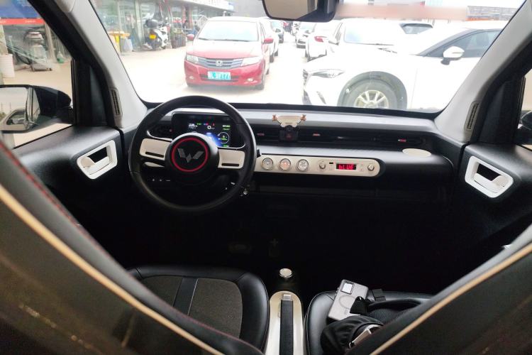 Used Wuling Hongguang MINIEV 2022 GAMEBOY 200km Gaming Edition with Lithium Iron Phosphate Center Console