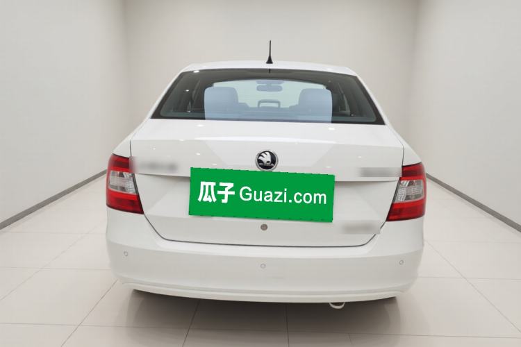 Used Skoda Rapid 2015 1.6L Automatic Smart Selection Model
