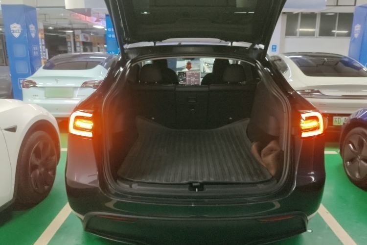 Used Tesla Model Y 2024 Long-Range All-Wheel-Drive Version