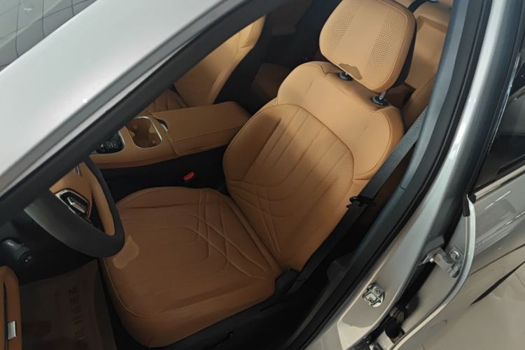 Used Geely Galaxy Galaxy Xingjian 7 EM-i 2025 120km Exploration+ Version