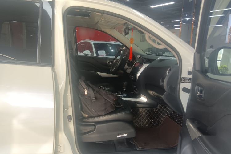 Used Nissan Terra 2020 2.5L XL Upper Automatic Two-Wheel Drive Luxury Edition
