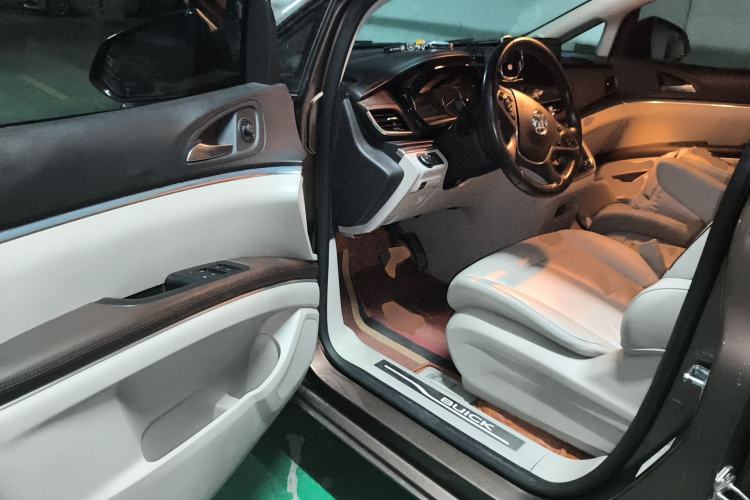 Used Buick GL8 2020 Land Business Class 652T Premium Model