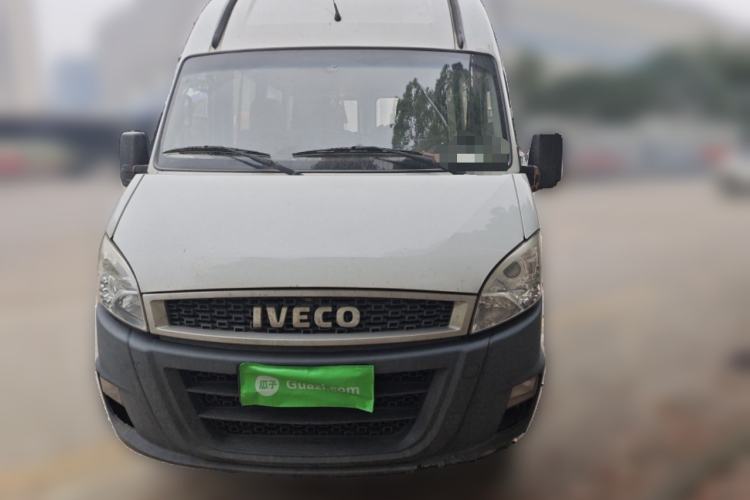 Used Iveco Power Daily 2017 2.5T Deluxe A32 Mid-Roof 5-7 Seater 47Z5 Passenger Van