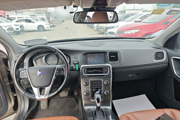 Used Volvo S60 2014 S60L T5 Intelligent Drive Edition Center Console