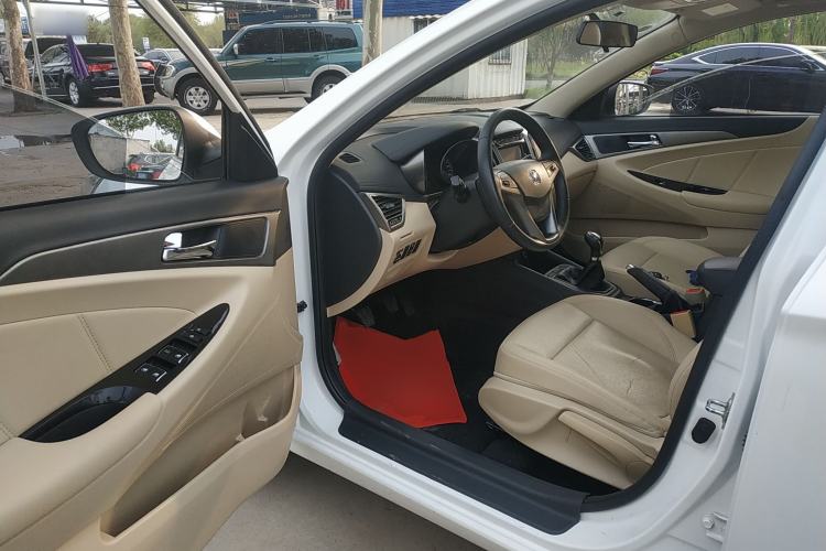 Used CHANGAN Eado 2016 1.6L Manual Fashion Edition Driver Seat