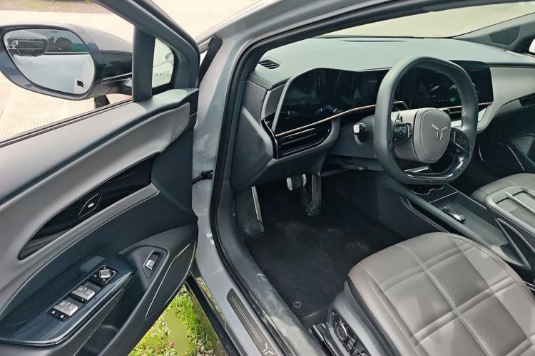 Used Hongqi EH7 2024 690 Pro Driver Seat