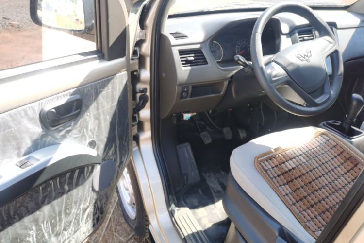 Used Wuling Rongguang S 2023 1.5L Base Version 5/7 Seats
