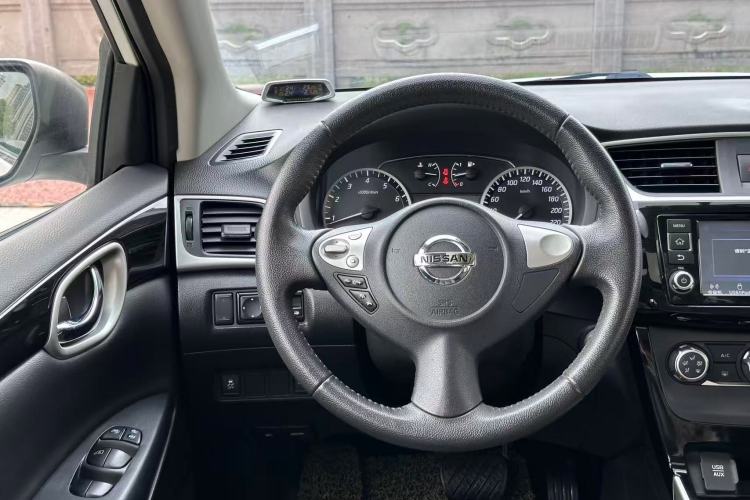 Used Nissan Sylphy 2018 1.6XV CVT Deluxe Edition Steering Wheel