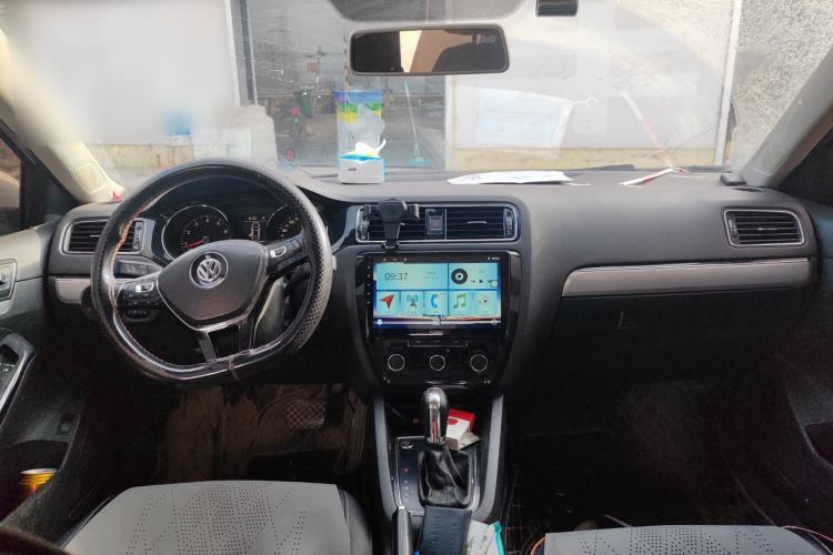 Used Volkswagen Sagitar 2018 280TSI DSG Ignite Edition Center Console