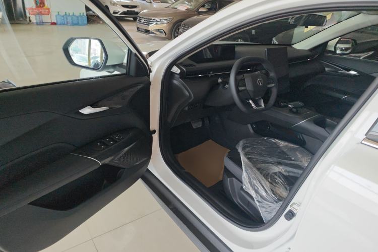 Used CHANGAN Eado 2025 Blue Whale 1.5T 500Bar Prestige Model
