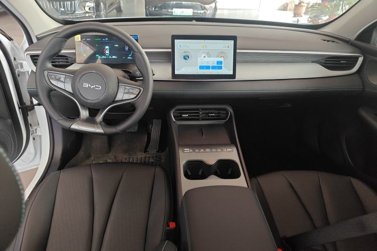 Used BYD Seal 05 DM-i 2026 DM-i 128KM Luxury Edition Center Console