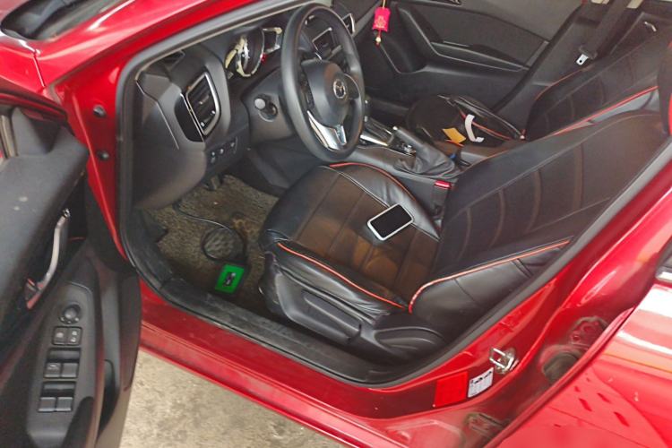 Used Mazda 3 Axela 2014 Sedan 1.5L Automatic Comfort Model Driver Seat