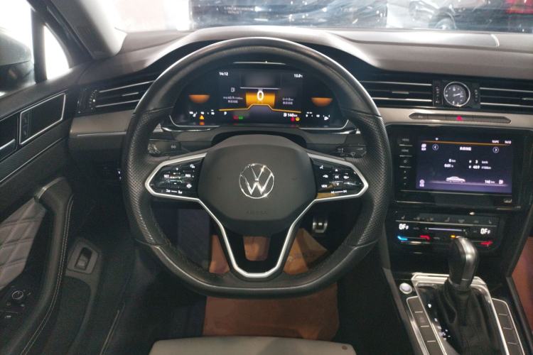 Used Volkswagen Magotan 2023 2 Million Units Limited Edition 330TSI DSG Leading Version