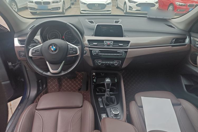 Used BMW X1 2018 xDrive20Li Luxury Edition Center Console