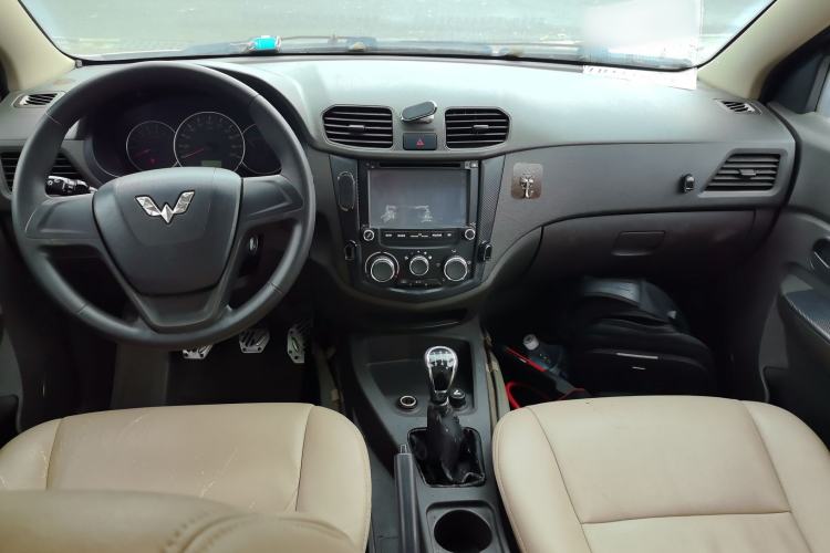 Used Wuling Hongguang 2014 1.5L S Standard Version