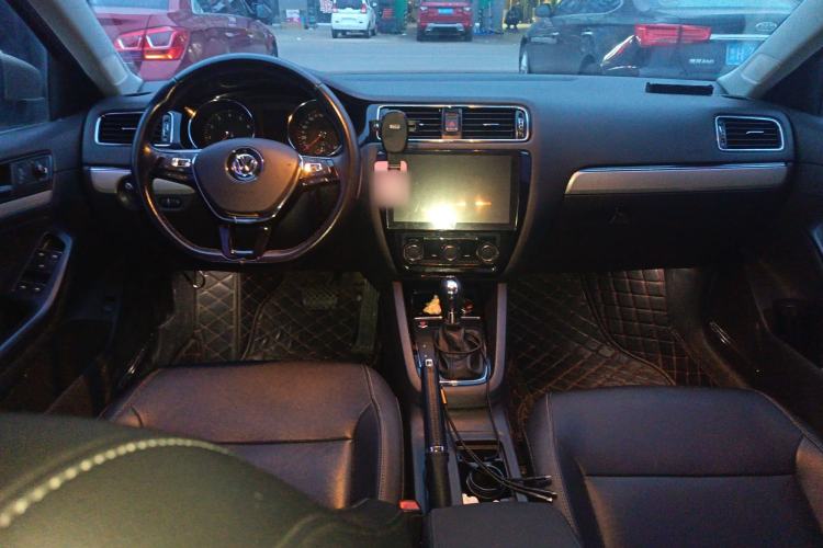 Used Volkswagen Sagitar 2017 230TSI Automatic Comfort Version