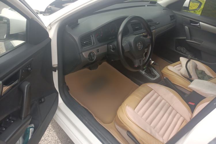 Used Volkswagen Lavida 2013 Revised Classic 1.6L Automatic Fashion Edition