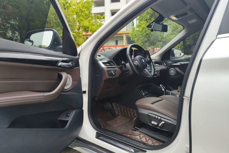 Used BMW X1 2021 sDrive20Li Premium Edition Driver Seat