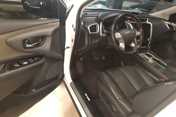 Used Nissan Murano 2019 2.5L XL Two-Wheel Drive Smart Connect Luxury Edition China VI Standard