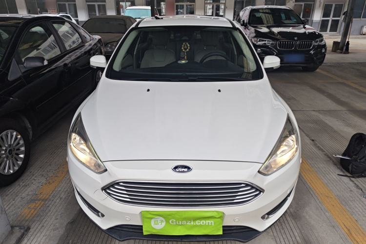 Used Ford Focus 2015 Sedan EcoBoost 180 Automatic Flagship Model

