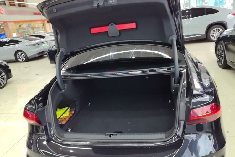 Used Audi A7L 2024 45TFSI quattro S-line Visionary Edition Flow Crystal Package
