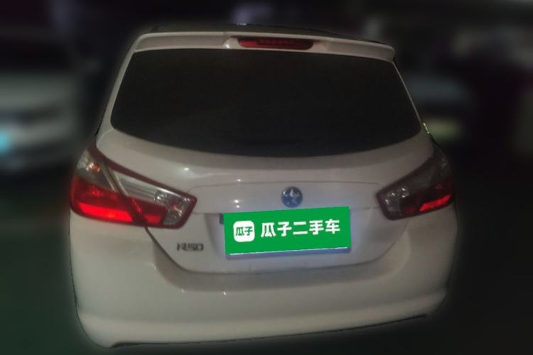 Used Venucia R50 2013 1.6L Automatic Fashion Edition
