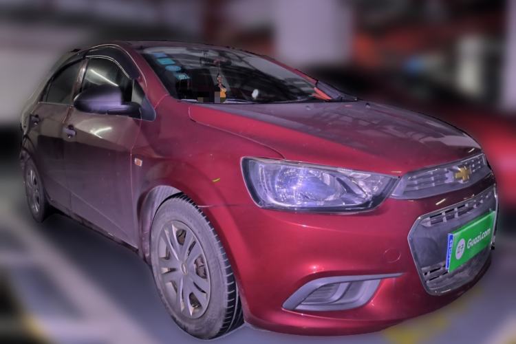 Used Chevrolet Aveo Sonic 2014 Sedan 1.4SL AT Fashion Edition Front Right 45 Deg