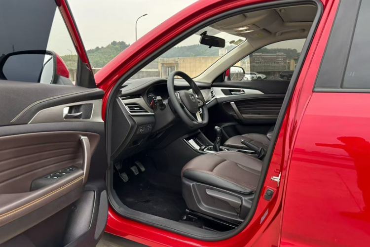 Used CHANGAN CS35PLUS 2018 1.6L Manual Changlian Edition China V Standard