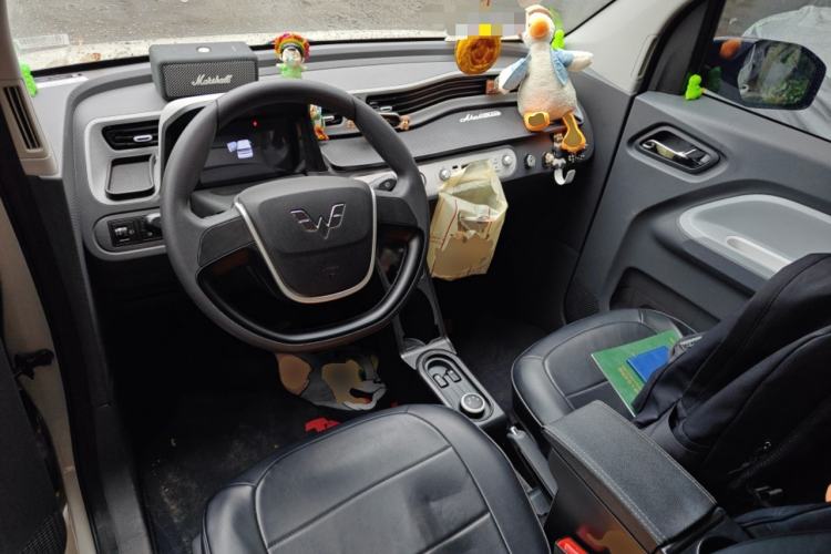 Used Wuling Hongguang MINIEV 2022 Macaron Premium Model – Lithium Iron Phosphate Center Console