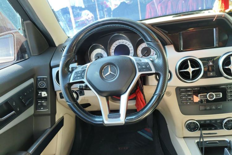Used Mercedes-Benz GLK-Class 2015 GLK 260 4MATIC Dynamic Edition Ultimate Version Steering Wheel