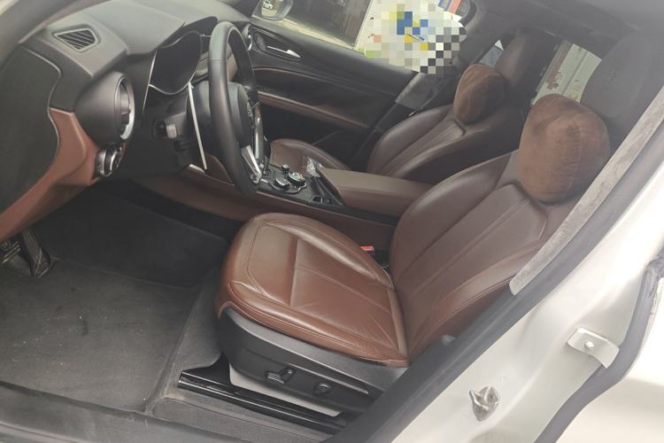 Used Alfa Romeo Stelvio 2017 2.0T 280HP Luxury Edition Left Front Seat