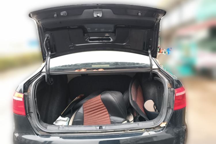 Used Volkswagen Lavida 2013 Revised Classic 1.6L Manual Fashion Edition