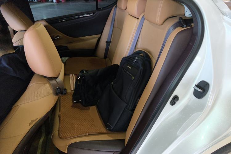 Used Lexus ES 2021 300h Excellence Edition