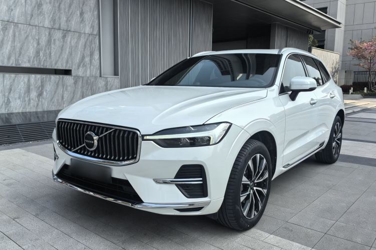 Used Volvo XC60 2023 B5 4x4 Smart Luxury Edition