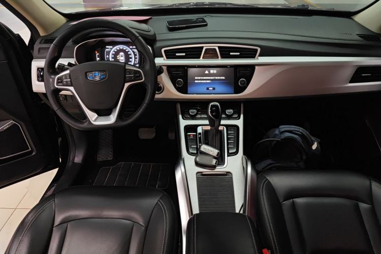Used Geely Auto Emgrand X7 Sport 2016 1.8TD Automatic Smart Connectivity Version Center Console