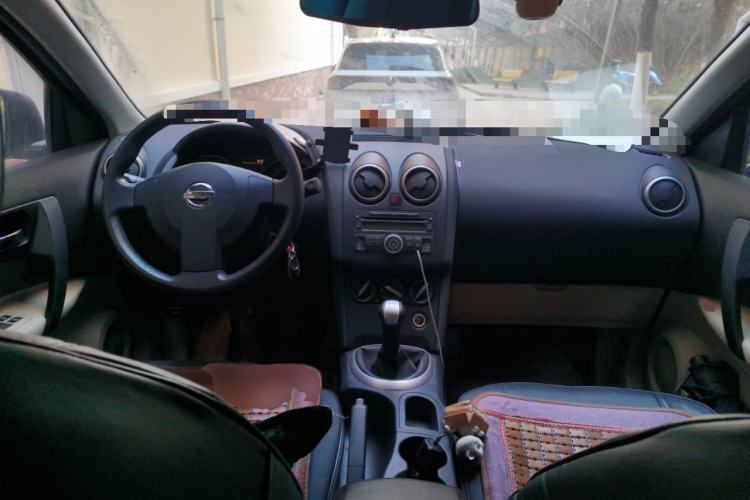 Used Nissan Qashqai 2012 1.6XE Wind 5MT 2WD Center Console