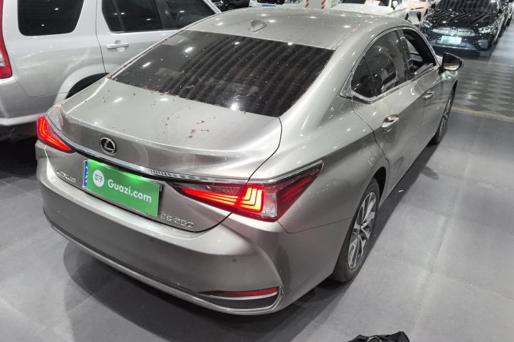 Used Lexus ES 2022 200 Excellence Edition Rear Right 45 Deg