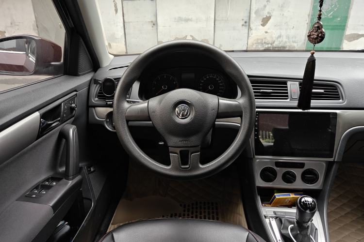 Used Volkswagen Lavida 2013 Revised Classic 1.6L Manual Fashion Edition Steering Wheel