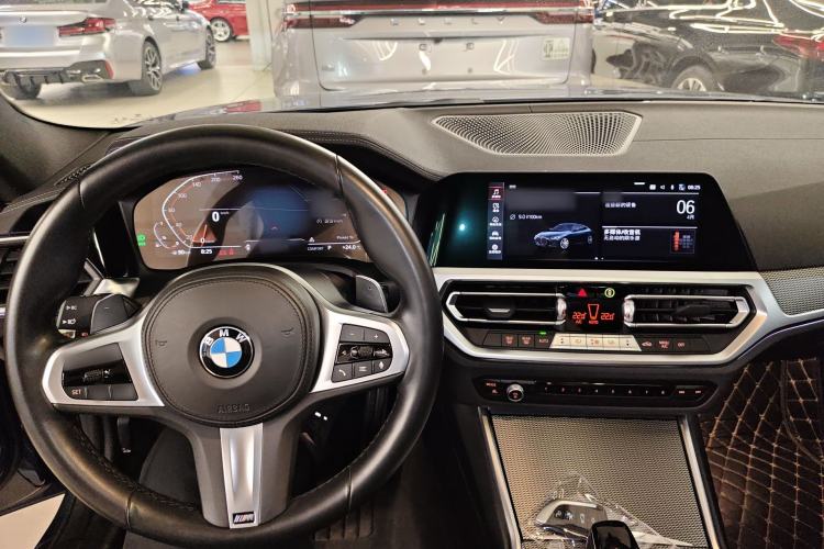 Used BMW 4 Series 2022 Revised 425i M Sport Night Edition Package Center Console