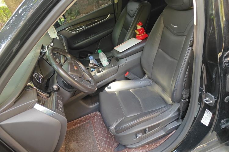 Used Cadillac XT5 2018 25T Luxury Model Left Front Seat