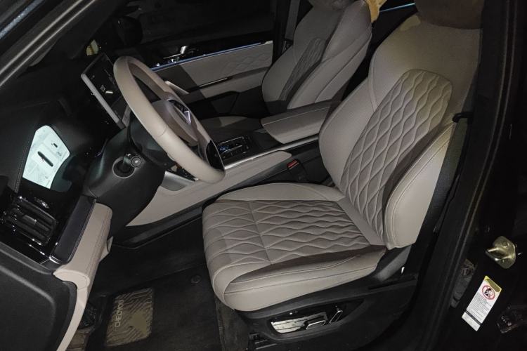 Used BYD Tang New Energy 2024 DM-i Glory Edition 112KM Prestige Model
