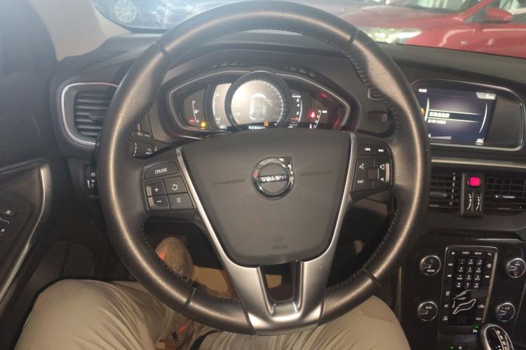 Used Volvo V40 2017 T3 Zhiyi Edition Steering Wheel