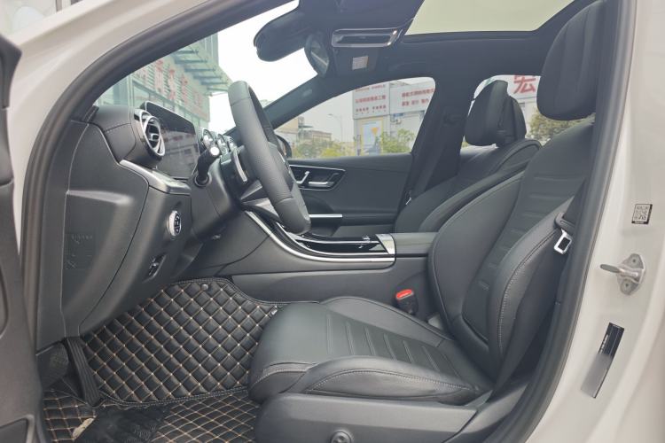 Used Mercedes-Benz C-Class 2022 Restyled C 260 L Sport Edition Interior 8