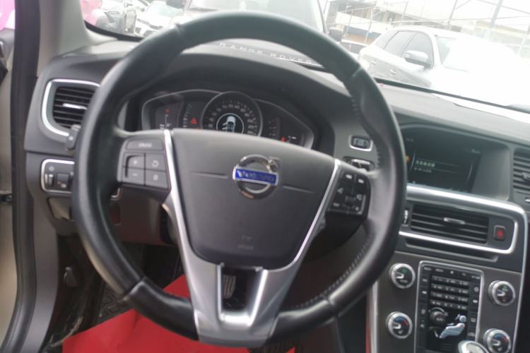 Used Volvo V60 2015 T5 Zhiyi Edition Steering Wheel
