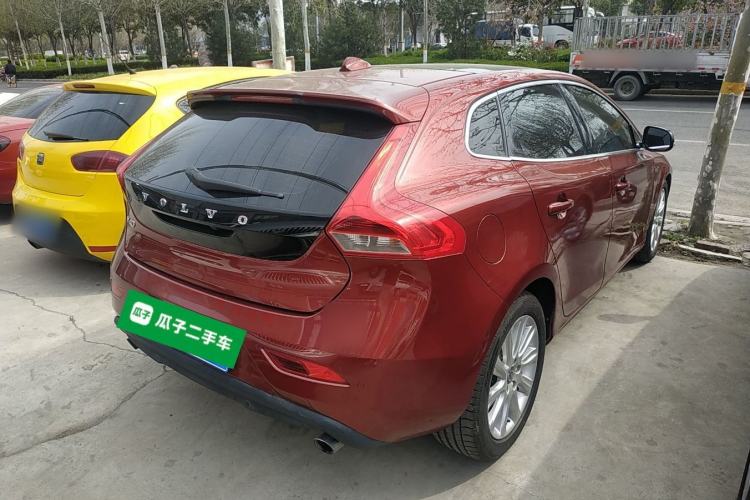 Used Volvo V40 2015 1.6T Zhiya Edition Rear Right 45 Deg