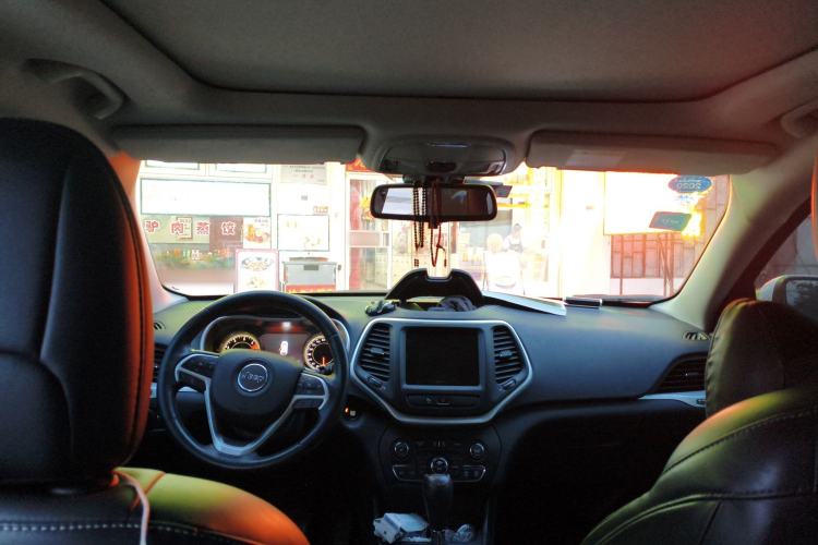 Used Jeep Cherokee 2016 2.4L Leading Smart Version